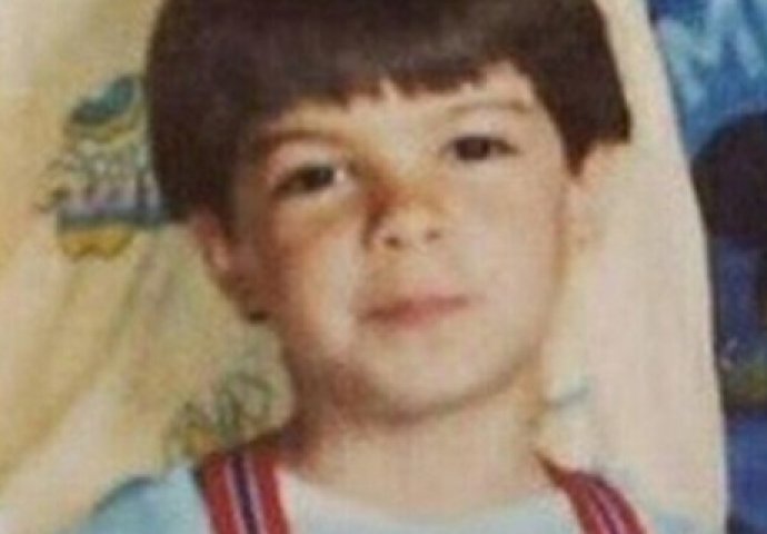 Ko je dječak ... ovaj ... djevojčica na slici?! (FOTO)