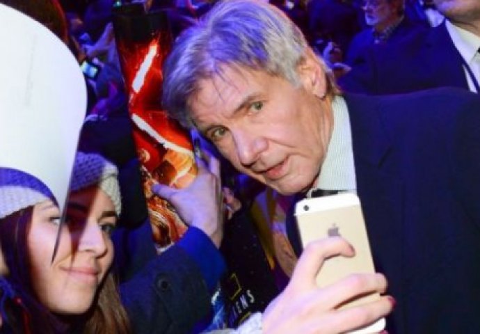 Bio je tako ZGODAN: Svi su ludi za ovom fotkom Harrison Forda iz mlađih dana