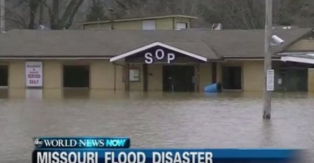 Poplave u SAD-u: Ljudi napuštaju domove, voda odnijela 24 života