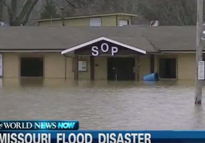 Poplave u SAD-u: Ljudi napuštaju domove, voda odnijela 24 života