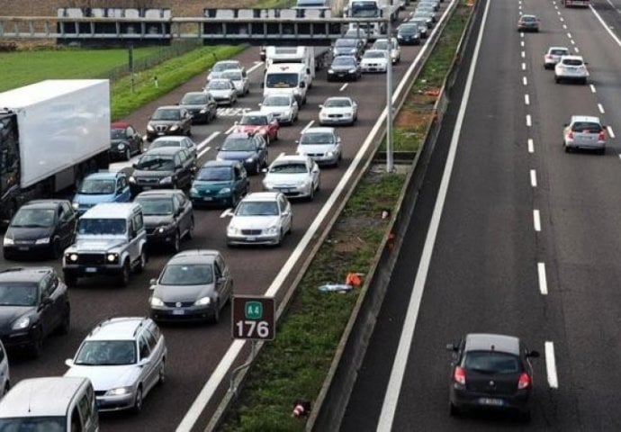 Italija: Doček Nove godine na autoputu