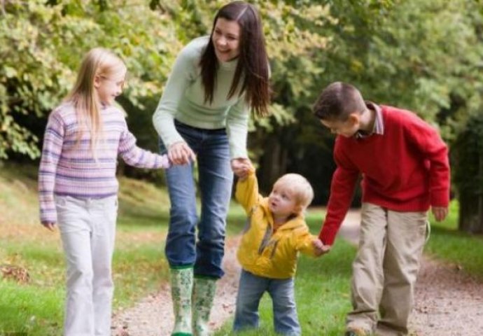 Od danas doživotna „plata“ za majke troje i više djece
