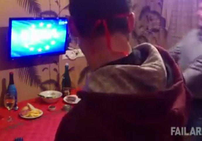 Slavlje je bilo na vrhuncu sve dok nije uzeo bocu šampanjca (VIDEO)