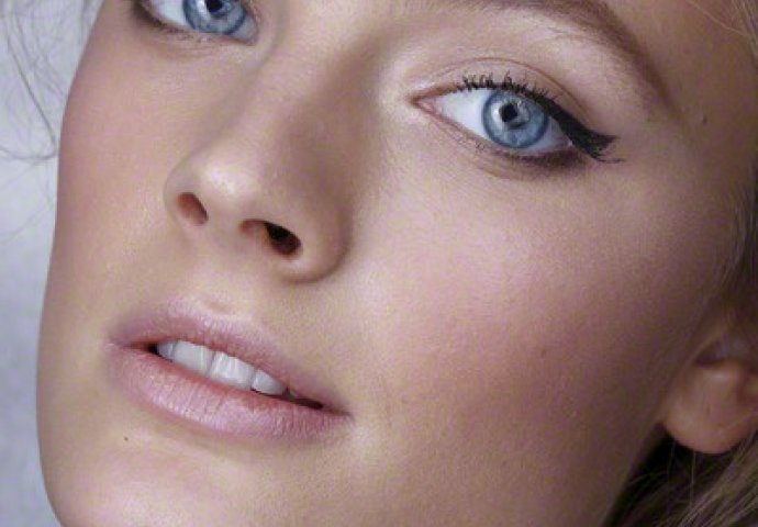 ''Kitten eye'': Novi način šminkanja zavladao modnom scenom!