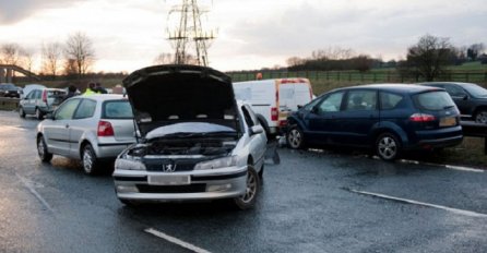 Na auto-putu ka Zagrebu: Sudarili se autobus, kamion i dva automobila, ima povrijeđenih