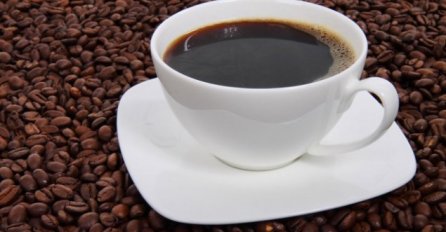 OPREZ! Pijete li kafu prije ili poslije obroka? Šteta koju činite može biti značajna