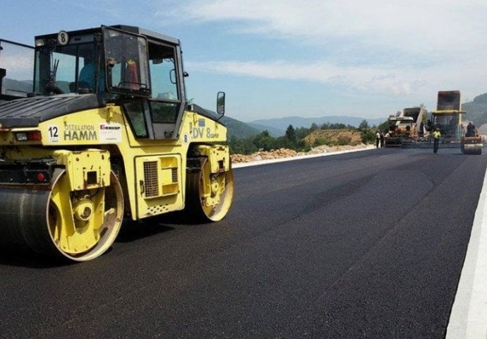 Stiže milijardu maraka za ceste, turistička naselja, elektrane...