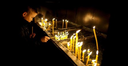 U Sarajevu paljenjem badnjaka obilježen Badnji dan: Posebna i velika radost za pravoslavne vjernike