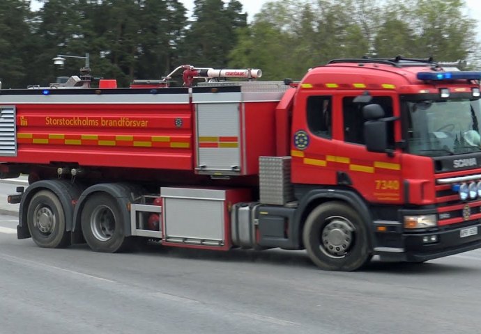 Požar zahvatio zgradu u predgrađu Stockholma, povrijeđeno 10 osoba