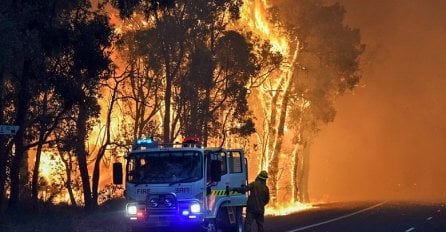 Katastrofalan požar hara Australijom: Stotine kuća uništeno, tri osobe nestalo