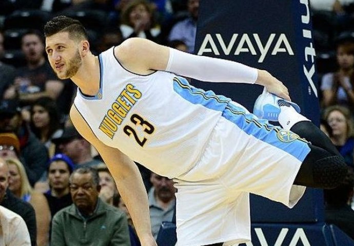 Nurkić zamalo udavio Chalmersa: Incident na rubu tuče (VIDEO)