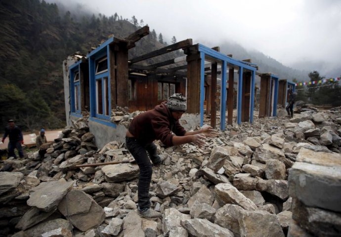 Devet mjeseci nakon katastrofalnog zemljotresa Nepal počinje s obnovom milion kuća