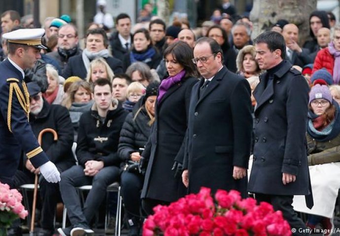 Pariz: Otkrivena spomen-ploča žrtvama stradalim u napadima 2015. godine