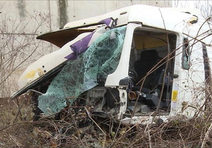 Pronađen vozač kamiona koji je upao u Savu