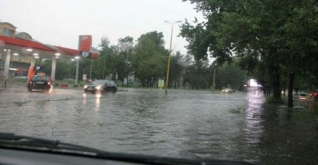 Nevrijeme u FBiH: Vjetar prekinuo dotok struje, poplave u TK