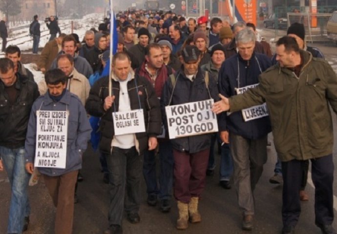 Ne mogu u penziju: Radnici Konjuha štrajkuju glađu