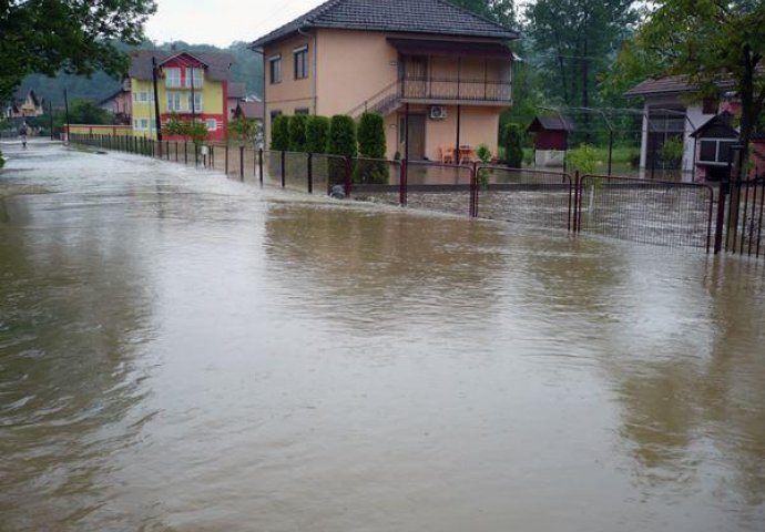 Prnjavor: Poplave i nestanak struje