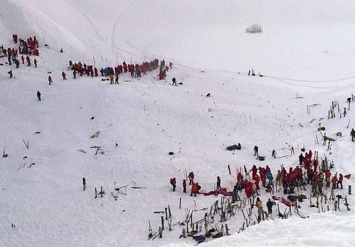 U lavini poginule dvije, a teško ranjene tri osobe