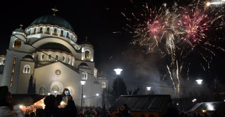 Na platou ispred Hrama Svetog Save dočekana Nova godina po julijanskom kalendaru