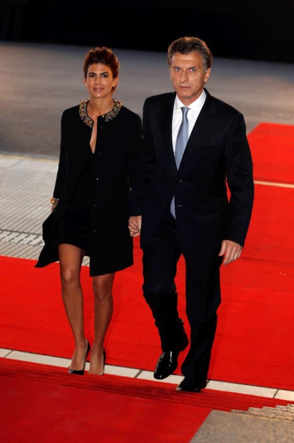 56996647-ca90-4089-bb65-1ac10a0a0a64-juliana-awada-sa-suprugom