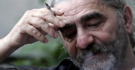 Glumac ima poruku za vlast: "Kad ne možete riješiti problem pasa lutalica, j... vam pas mater!"