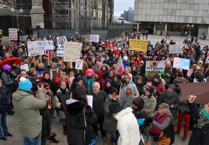  Odlučno protiv nasilja: Više hiljada osoba demonstriralo u Kelnu zbog napada na žene