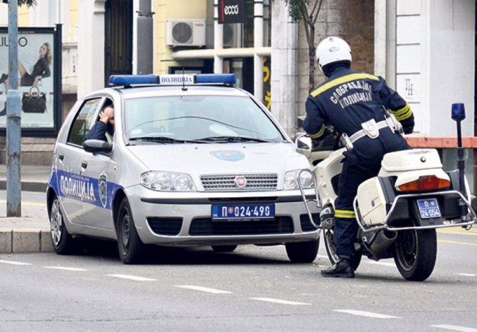 Policija beogradskim ulicama traga za vozačem koji je pregazio dvije djevojčice