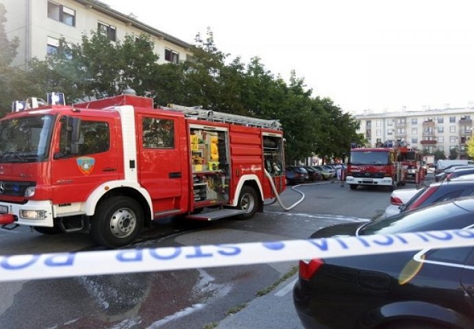  Požar u Novom Beogradu: Zapalio se soliter, vatra guta sve pred sobom na 12. spratu!