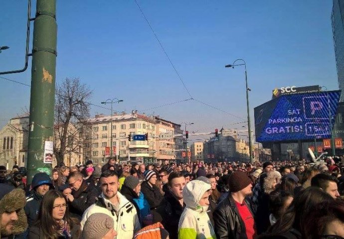 Sarajevo: Oko 2.000 građana učestvovalo u "Mirnoj šetnji za Mahira"