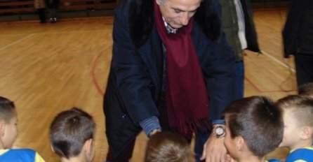 Vahid Halilhodžić posjetio MNK "Pionir" Jablanica i dodijelio diplome najboljim mališanima 
