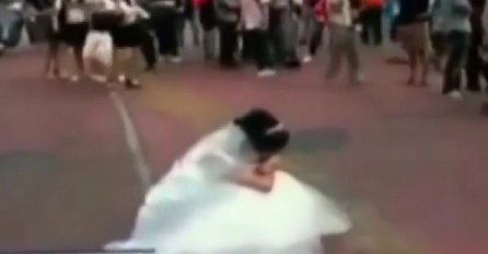 Ova mlada je napravila najveću grešku na svom vjenčanju, pogledajte šta je uradila! (VIDEO)