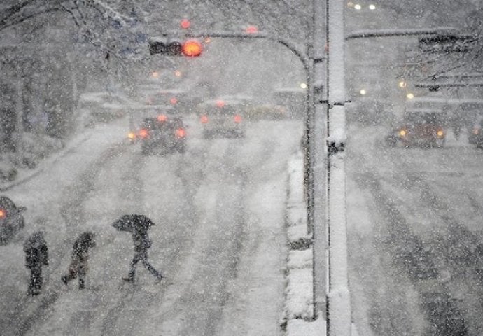 U nevremenu na Tajvanu i Japanu poginulo najmanje 90 osoba