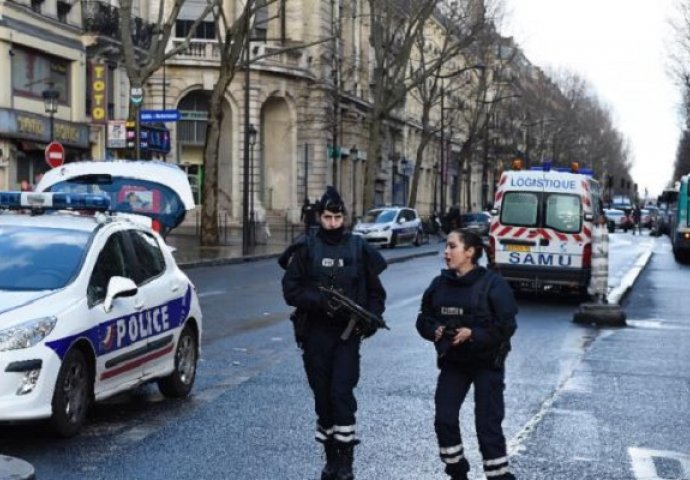 Pariz: Šest prestižnih škola evakuisano zbog dojava o bombi