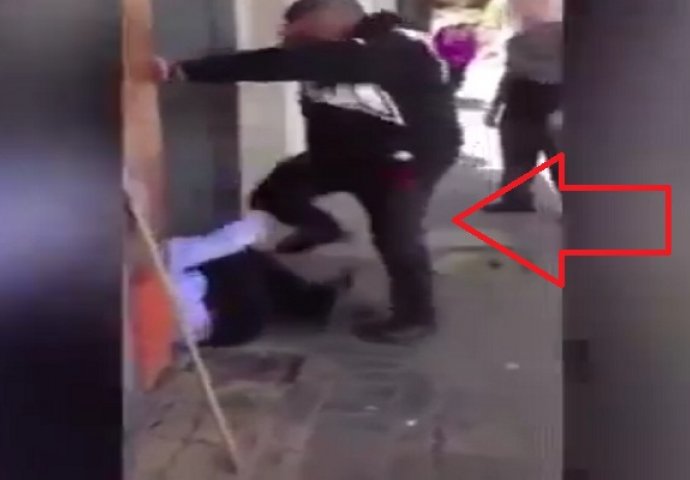 Bokseri uhvatili pedofila na ulici, pogledajte šta su mu uradili (VIDEO)