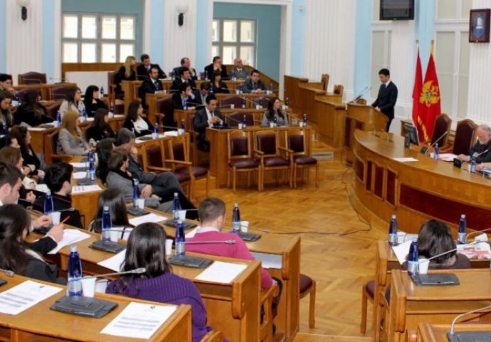 Podgorica: Glasanje o povjerenju Vladi odgođeno za sutra