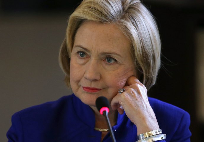 Više desetina mailova Hillary Clinton proglašeni "strogom tajnom" 