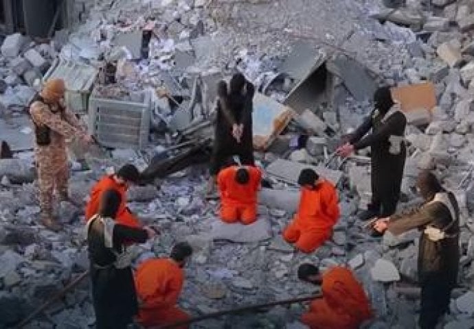 UZNEMIRUJUĆI VIDEO: ISIL-ovi ekstremisti smaknuli pet zarobljenika, prijete napadima gorim od Pariza