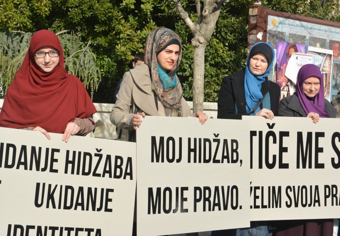  U Mostaru održana protestna šetnja zbog zabrane nošenja hidžaba: Ukidanje hidžaba je ukidanje identiteta 