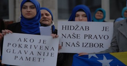 Bihać: Mirni protesti za hidžab