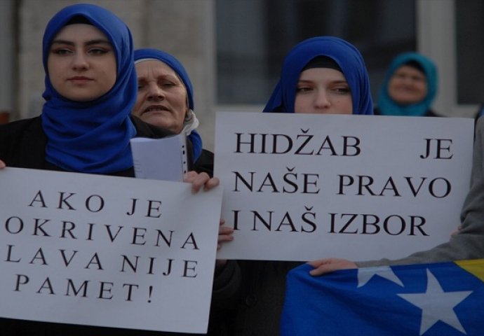 Bihać: Mirni protesti za hidžab