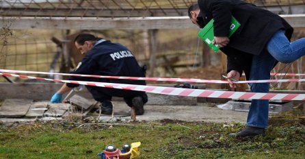 Tragično: Dječak upao u jamu, izvlačili ga majka i sveštenik koji se od šoka onesvijestio 