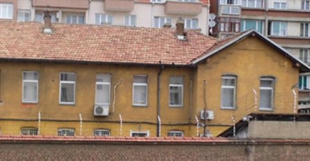 Upravnik pirotskog zatvora snimljen u "akciji" sa ljubavnicom