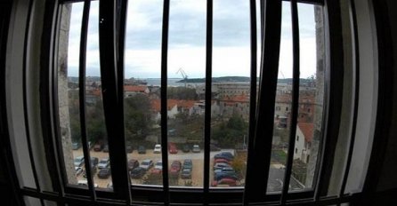 Mladića cimeri tukli, gasili po njemu čikove, htjeli i silovati