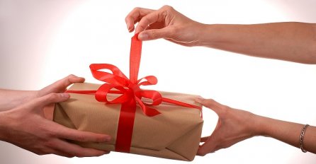 '' Tata mi je poklonio neobičan poklon... ''