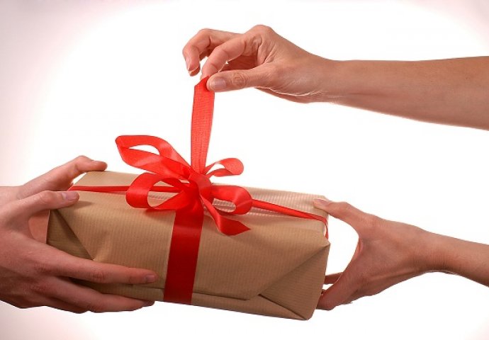 '' Tata mi je poklonio neobičan poklon... ''