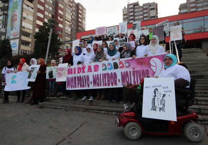 Zenica: Održana mirna šetnja za hidžab