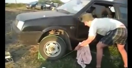 Ne možete upaliti automobil? Ovaj čovjek će vam pokazati savršen trik za to (VIDEO)