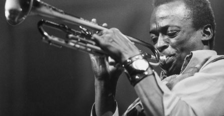 Buran život jednog od najeminentnijih jazz muzičara u filmu "Miles Ahead"
