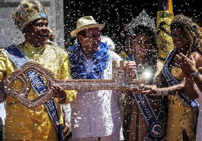 Ni Zika ih neće zaustaviti: Počeo čuveni karneval,  spektakl zagarantovan