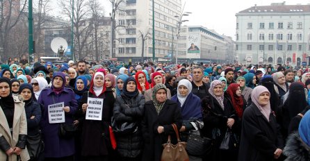 Mirna šetnja za hidžab u Sarajevu: Država treba garantovati slobodu i ljudska prava